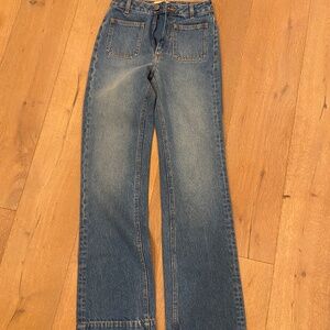 High waisted jeans with front pockets